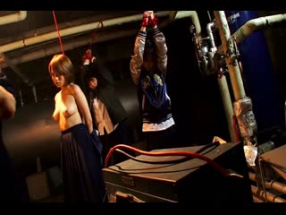 art film about high school chavs (there is bdsm): bloodbath in high school (joshi kosei boryoku kyoshitsu) - 2012